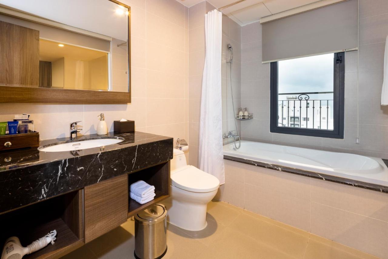 Aston Nha Trang City Hotel Extérieur photo