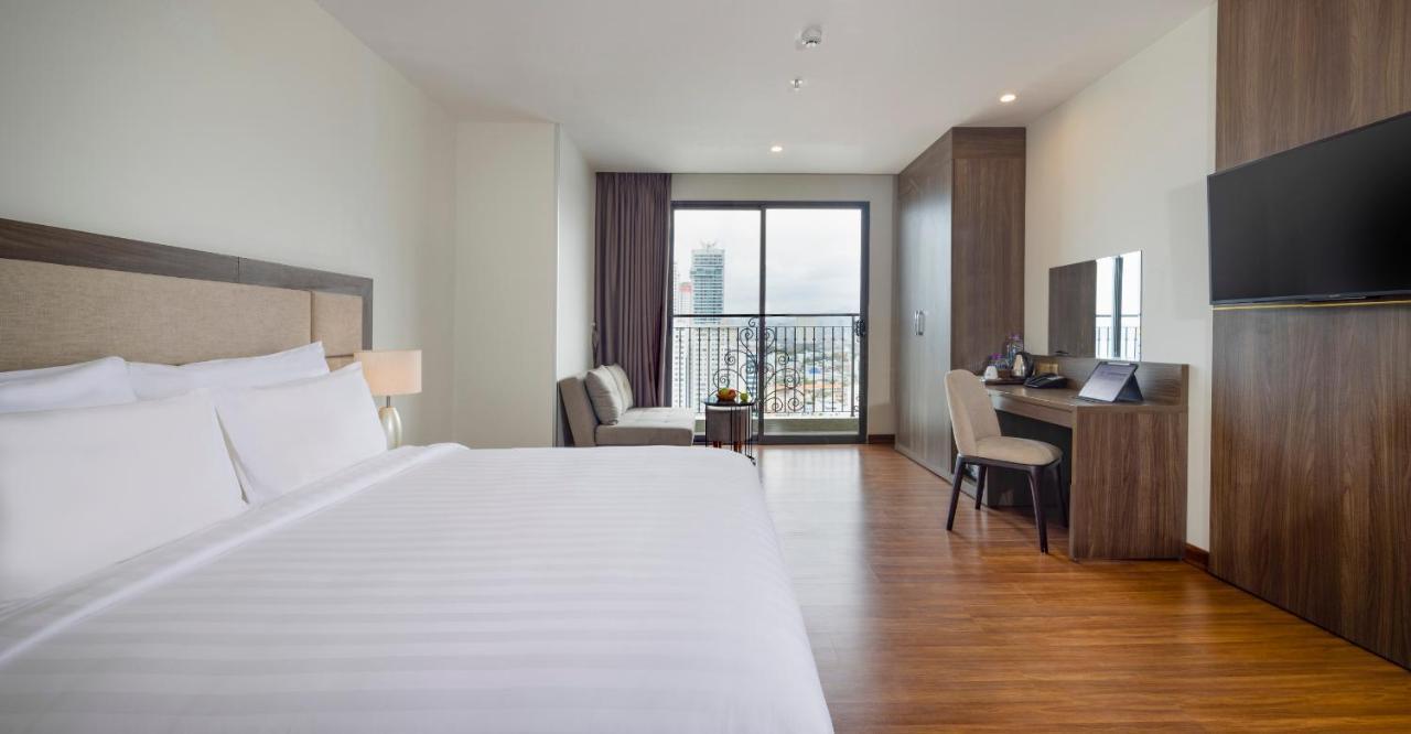 Aston Nha Trang City Hotel Extérieur photo