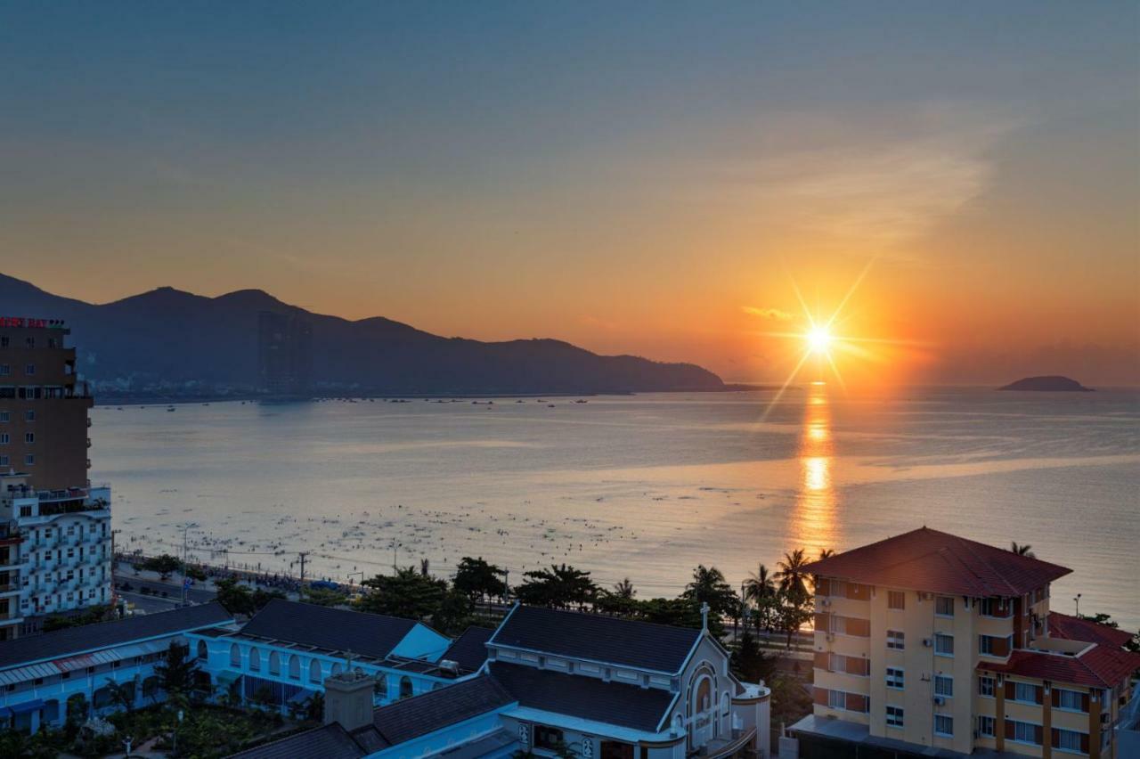 Aston Nha Trang City Hotel Extérieur photo